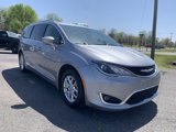 Used 2020 Chrysler Pacifica Touring-L image 5
