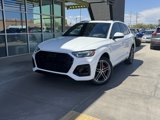 Used 2024 Audi Q5 e Prestige w/ Prestige Package image 2