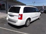 Used 2015 Chrysler Town & Country Touring image 2