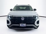 Used 2024 Volkswagen Atlas Peak Edition SE image 2