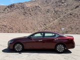 Used 2024 Nissan Altima 2.5 SV image 3