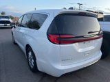 Used 2023 Chrysler Pacifica Touring-L image 6