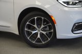 Used 2021 Chrysler Pacifica Limited w/ Premium & Safety Sphere Group image 4