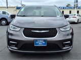 Used 2023 Chrysler Pacifica Touring-L image 2