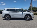 New 2025 Mitsubishi Outlander SE image 3