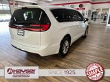 New 2025 Chrysler Pacifica Select image 5