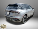 Used 2025 Lincoln Nautilus Reserve image 3