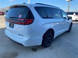 New 2024 Chrysler Pacifica Premium image 3