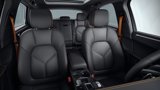Certified 2023 Porsche Macan image 5