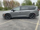 New 2025 Chrysler Pacifica Limited image 2