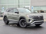 New 2025 Volkswagen Atlas Peak Edition SE image 2