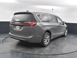 New 2025 Chrysler Pacifica Select image 3