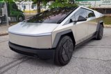Used 2024 Tesla Cybertruck AWD Crew Cab image 5