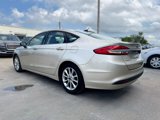 Used 2017 Ford Fusion SE w/ Fusion SE Technology Package image 5