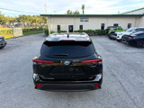Used 2022 Toyota Highlander XLE image 6