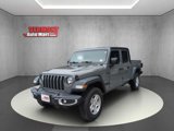Used 2023 Jeep Gladiator Sport image 3