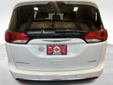Used 2017 Chrysler Pacifica Limited w/ UConnect Theater Package image 4