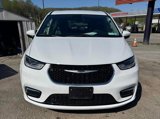 Used 2023 Chrysler Pacifica Touring-L image 3