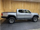 Used 2017 Toyota Tacoma TRD Off-Road image 6