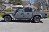 Used 2023 Jeep Gladiator Overland image 2