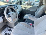 Used 2014 Toyota Sienna LE image 4