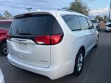 Used 2020 Chrysler Pacifica Limited image 3