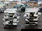 Used 2017 Nissan Rogue SV image 2