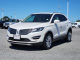 Used 2017 Lincoln MKC Select image 3