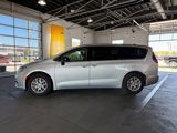 Used 2024 Chrysler Pacifica Touring-L image 4