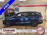Used 2022 Chrysler Pacifica Touring image 2