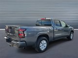 Used 2023 Nissan Frontier SV image 3