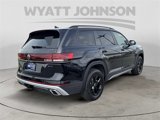 New 2025 Volkswagen Atlas Peak Edition SE image 5