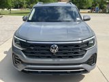 Used 2025 Volkswagen Atlas SEL Premium R-Line image 3