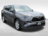 Used 2022 Toyota Highlander LE image 3