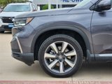 Used 2025 Honda Pilot Touring image 6