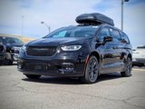 New 2025 Chrysler Pacifica Select w/ Uconnect Theater Family Group image 1