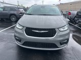 Used 2022 Chrysler Pacifica Touring-L image 2