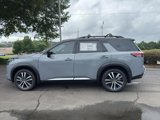 New 2025 Nissan Pathfinder Platinum image 4