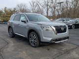 New 2025 Nissan Pathfinder Platinum image 6