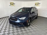 New 2025 Chrysler Pacifica Limited image 4
