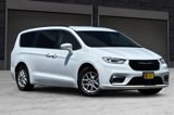 Used 2022 Chrysler Pacifica Touring-L image 2