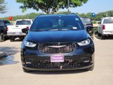 New 2025 Chrysler Pacifica Select image 2