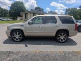 Used 2010 Cadillac Escalade Premium image 3