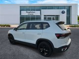 New 2025 Volkswagen Taos SE image 4