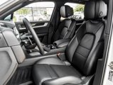 Certified 2025 Porsche Cayenne image 5