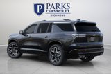 New 2026 Chevrolet Traverse High Country image 3