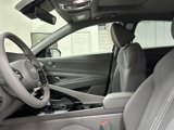 Used 2025 Hyundai Elantra SEL image 4