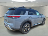 New 2025 Nissan Pathfinder Platinum image 5