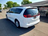 Used 2022 Chrysler Pacifica Touring-L image 3