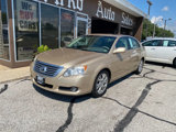 Used 2010 Toyota Avalon XLS image 2